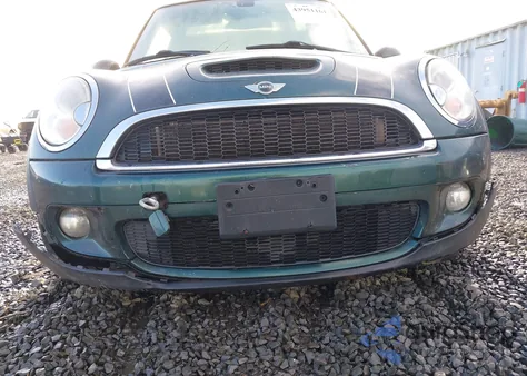 2009 Mini Cooper S Clubman z USA, uszkodzony, nr VIN WMWMM335X9TP72884